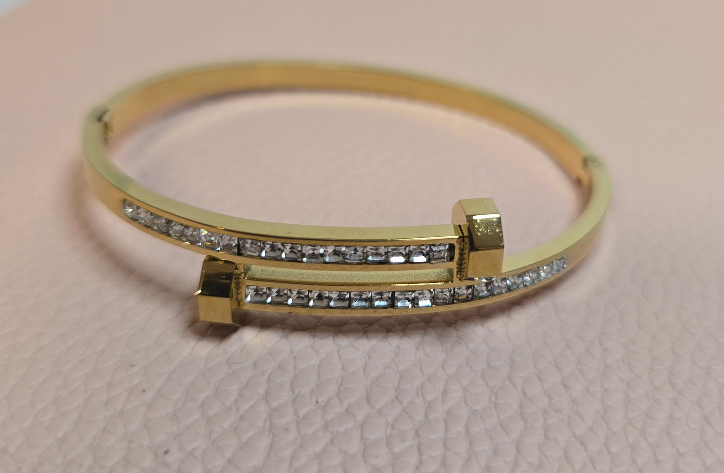 Armreif aus Edelstahl 18k vergoldet
